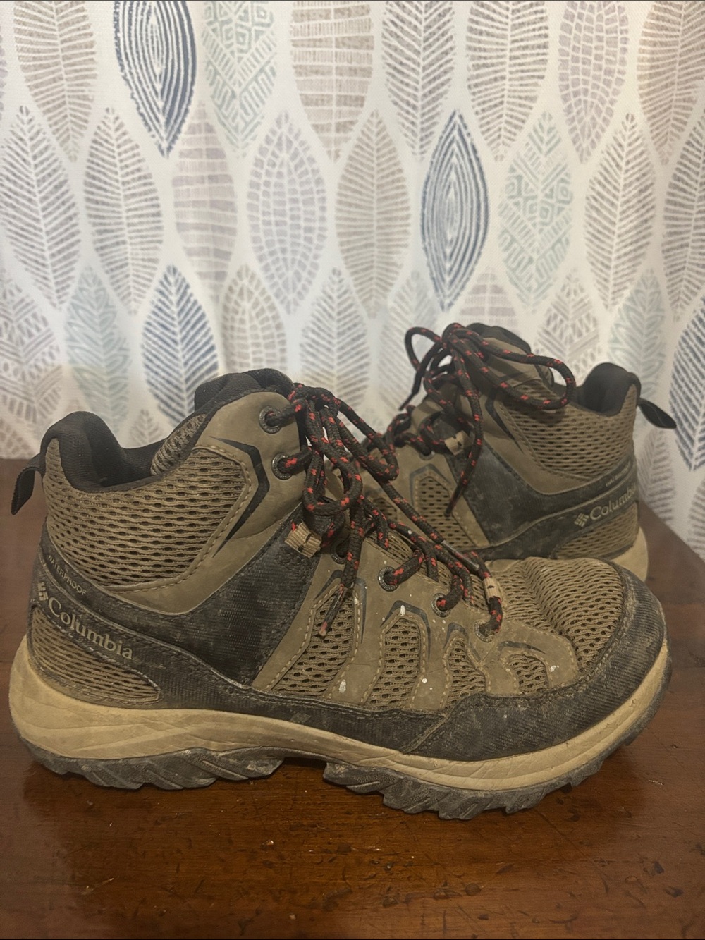 Columbia Men's Olive Brown Waterproof Hiking Boots with Red-Accented Laces